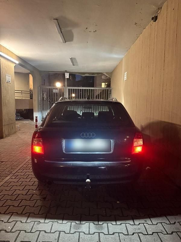 Gebraucht Audi A4 136 PS (100 kW) 2004 Schwarz Kombi