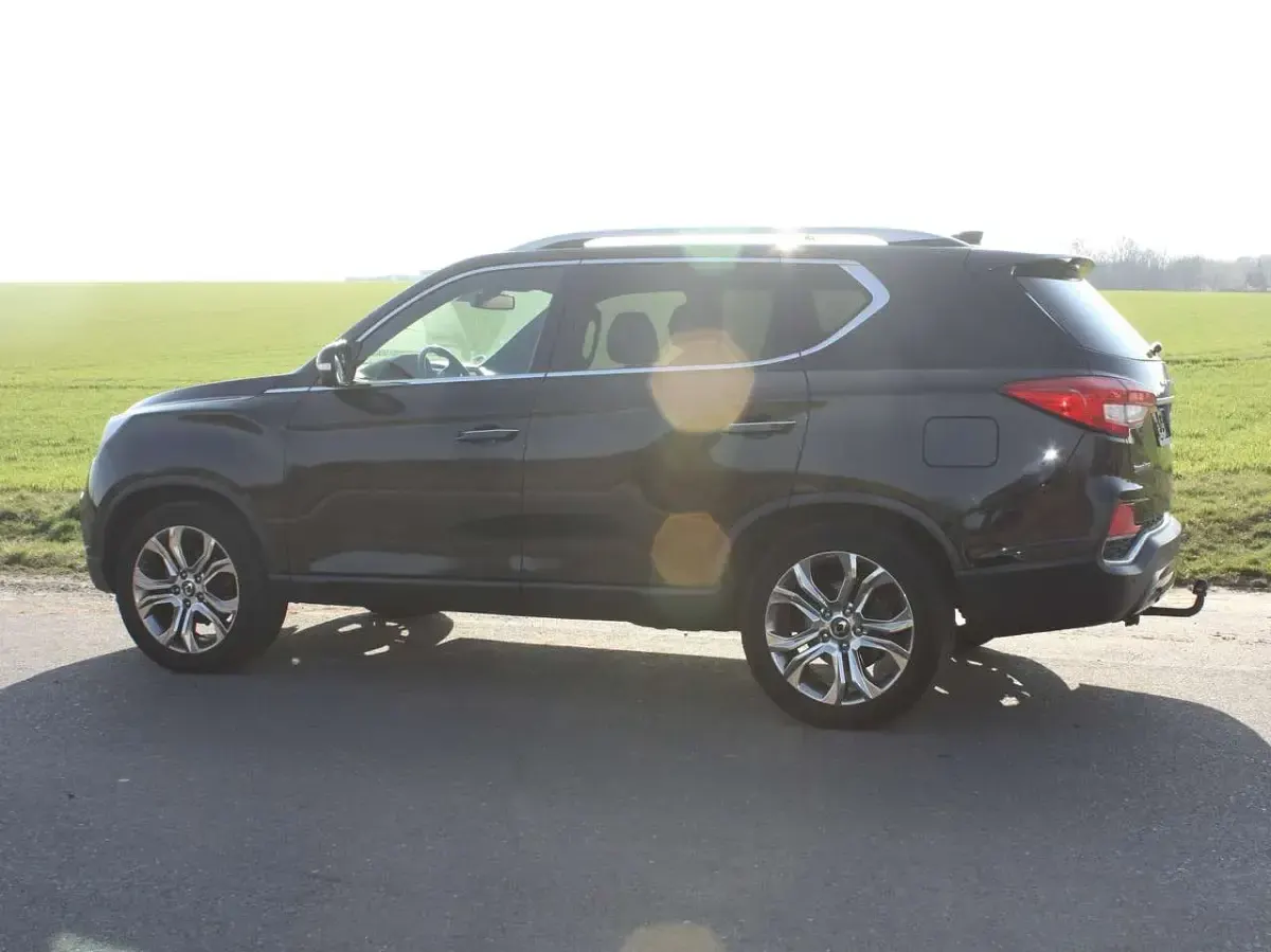 Gebraucht SsangYong Rexton Quartz 181 PS (133 kW) 2019 Schwarz SUV