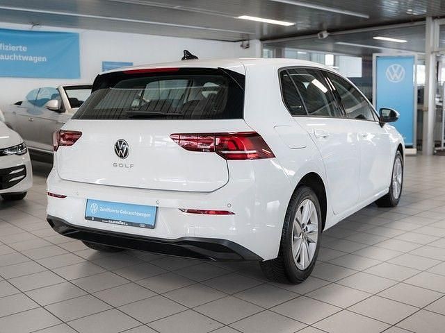 Gebraucht VW Golf VIII Life 116 PS (85 kW) 2024 Purewhite Limousine