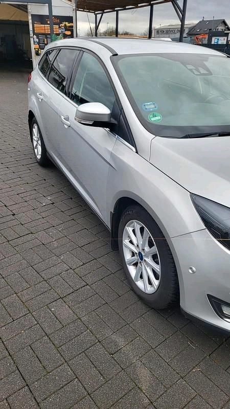 Gebraucht Ford Focus 125 PS (91 kW) 2015 Silber Kombi