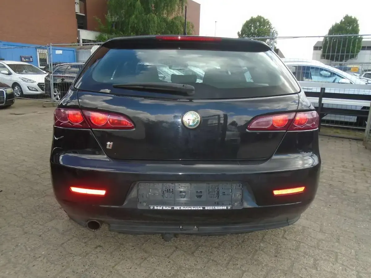 Gebraucht Alfa Romeo 159 170 PS (125 kW) 2010 Schwarz Kombi
