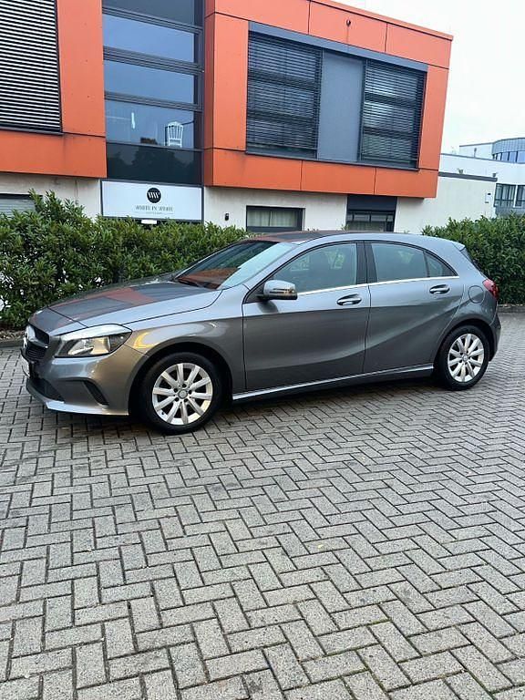 Gebraucht 2017 Mercedes A180 Limousine | 13.600 € (Guter Preis) - Bild 1/4