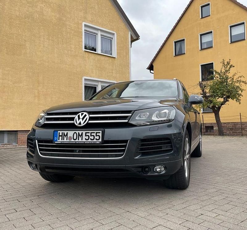 Grau Gebraucht 2013 VW Touareg SUV | 17.999 € (Etwas zu teuer) - Bild 1/4
