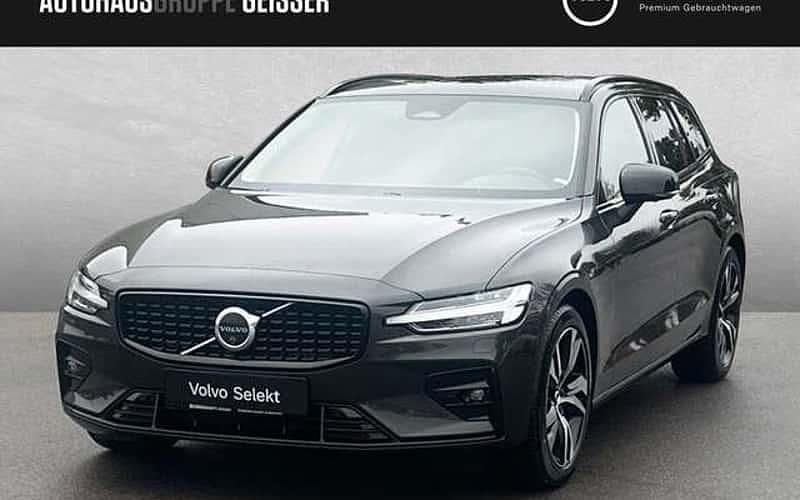 Grau Gebraucht 2025 Volvo V60 Plus Kombi | 37.890 € (Guter Preis) - Bild 1/4