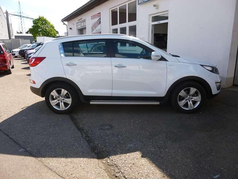 Gebraucht Kia Sportage Vision 136 PS (100 kW) 2012 (wd) cararraweiss SUV