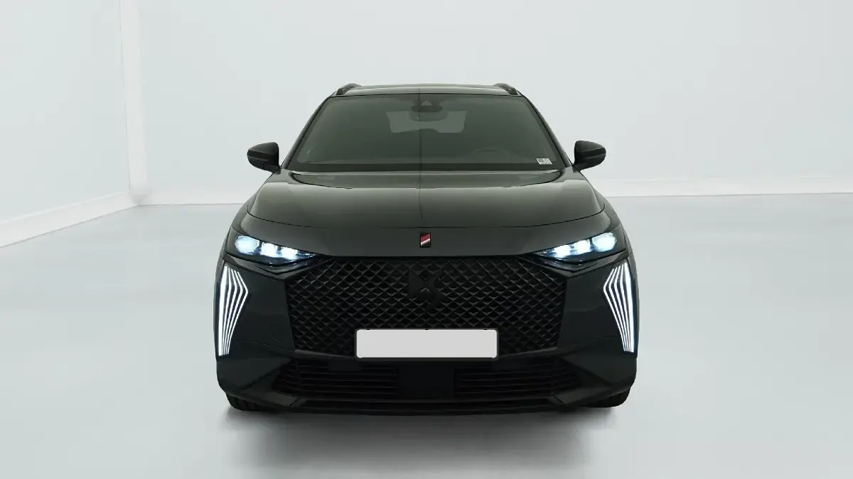 Gebraucht DS Automobiles DS7 Crossback Performance Line Plus 200 PS (147 kW) 2024 Grau (gris titane) SUV