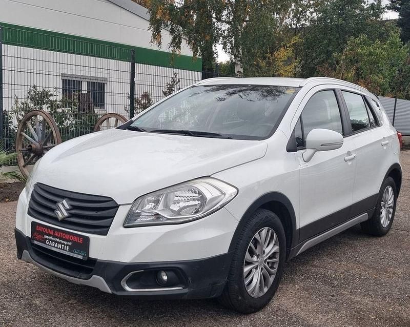 Weiß Gebraucht 2014 Suzuki SX4 S-Cross Comfort SUV | 8.490 € (Superpreis) - Bild 1/4