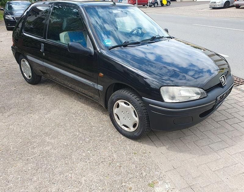 Schwarz Gebraucht 1998 Peugeot 106 Kleinwagen | 1.100 € (Fairer Preis) - Bild 1/4