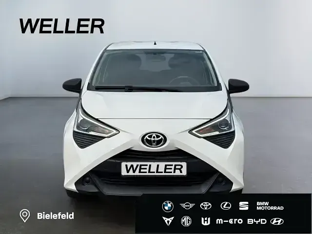Gebraucht Toyota Aygo 72 PS (52 kW) 2018 Weiss Kleinwagen