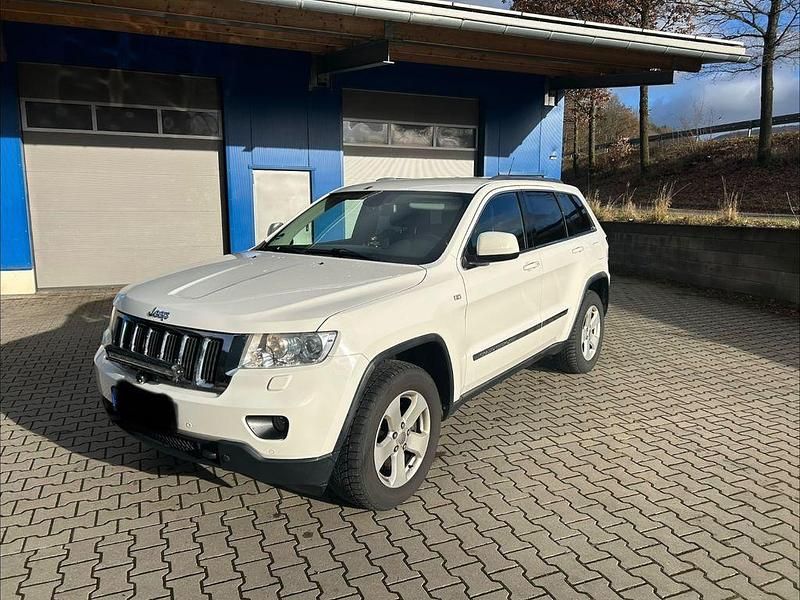 Weiß Gebraucht 2011 Jeep Grand Cherokee Limited SUV | 12.400 € (Etwas zu teuer) - Bild 1/4