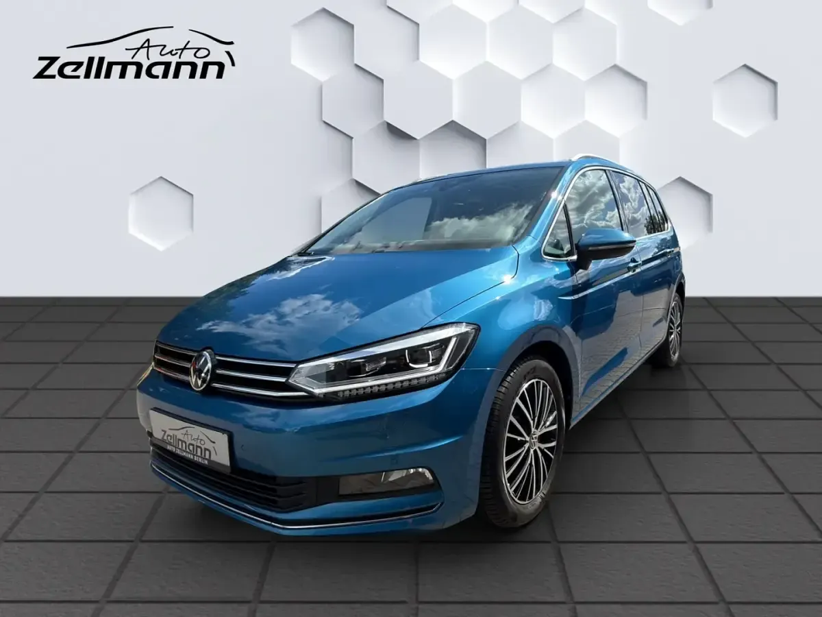 Gebraucht VW Touran Highline 150 PS (110 kW) 2023 Van / Kleinbus
