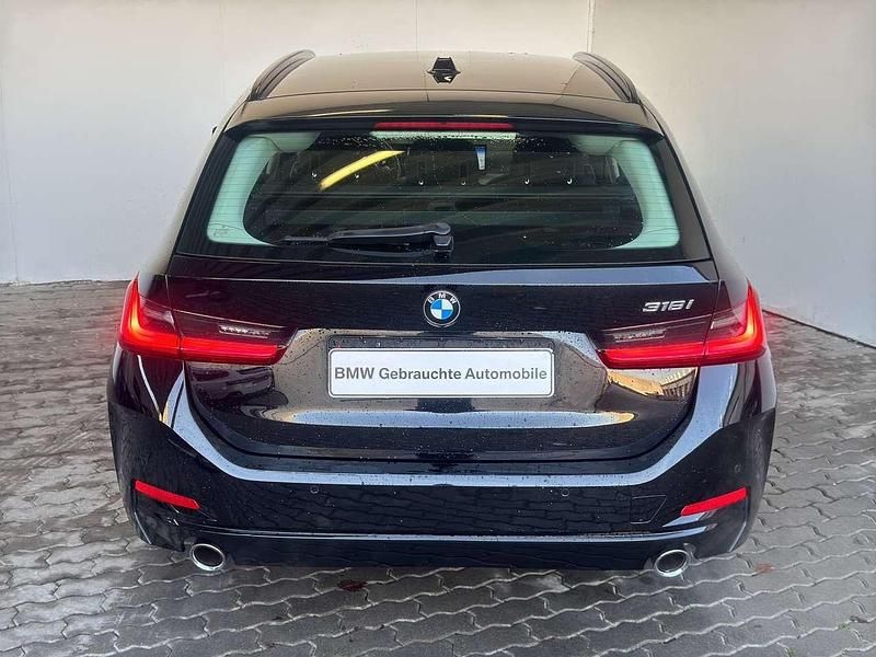Gebraucht BMW 318 156 PS (114 kW) 2023 Schwarz Kombi