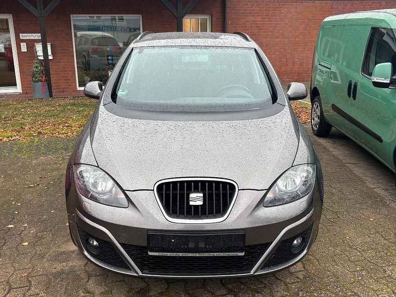 Gebraucht Seat Altea Sun 105 PS (77 kW) 2015 Grau SUV