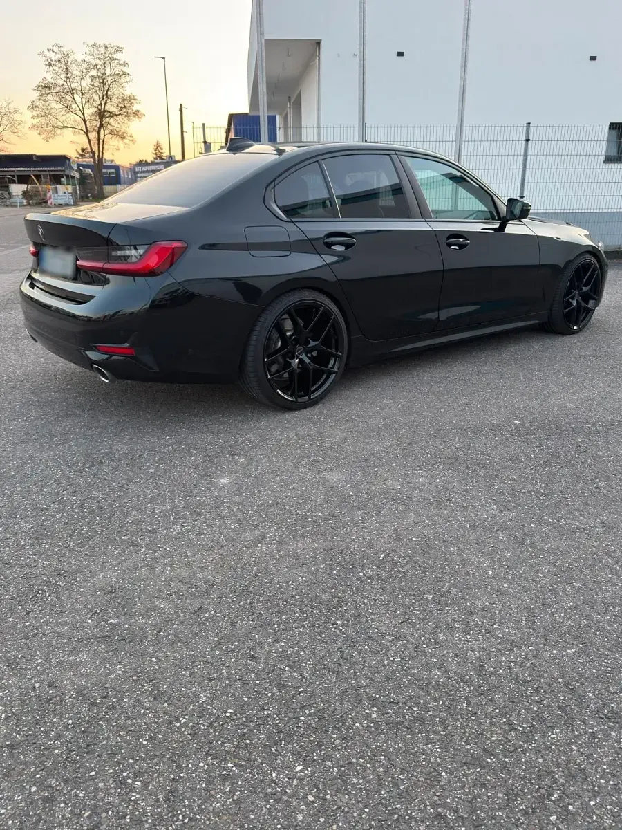 Gebraucht BMW 330e 292 PS (214 kW) 2021 Schwarz Limousine