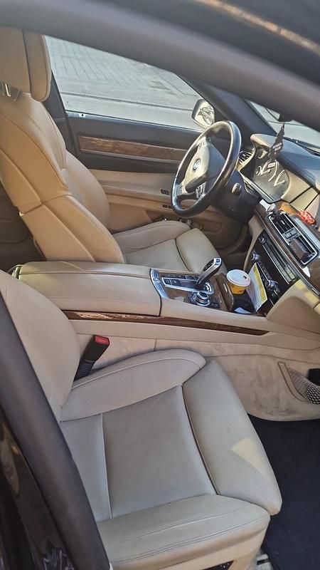 Gebraucht BMW 750 408 PS (300 kW) 2009 Schwarz Limousine