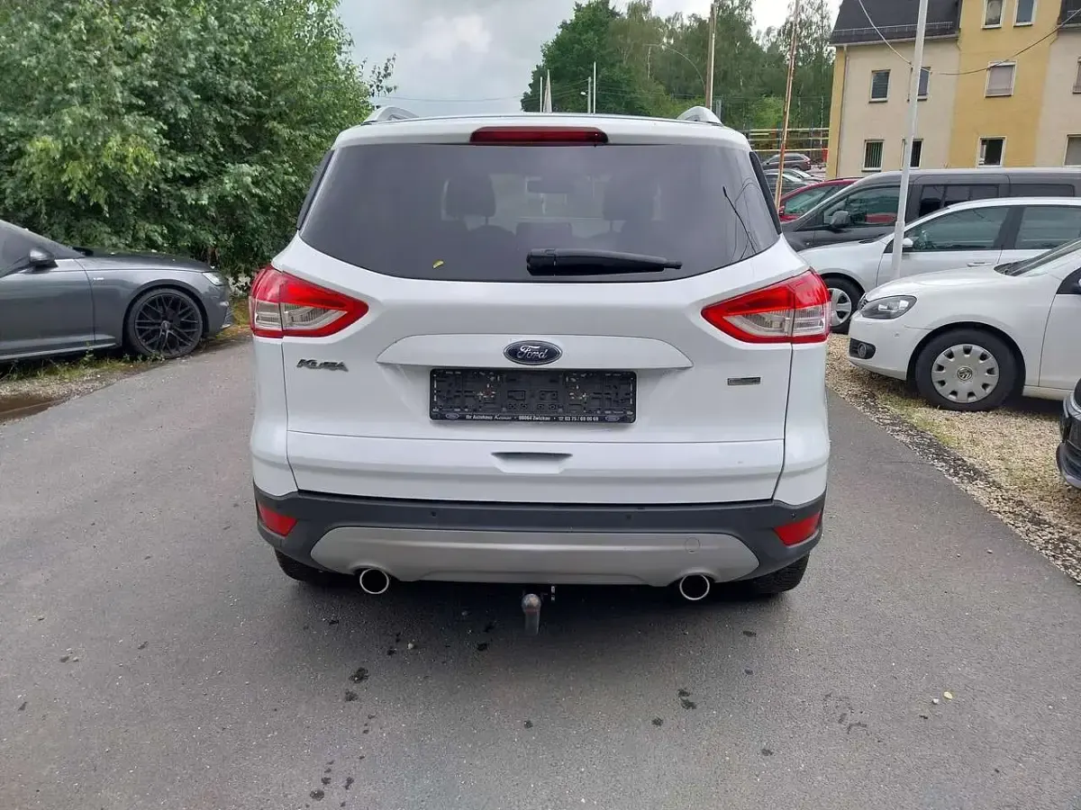 Gebraucht Ford Kuga Titanium 150 PS (110 kW) 2015 Weiß SUV