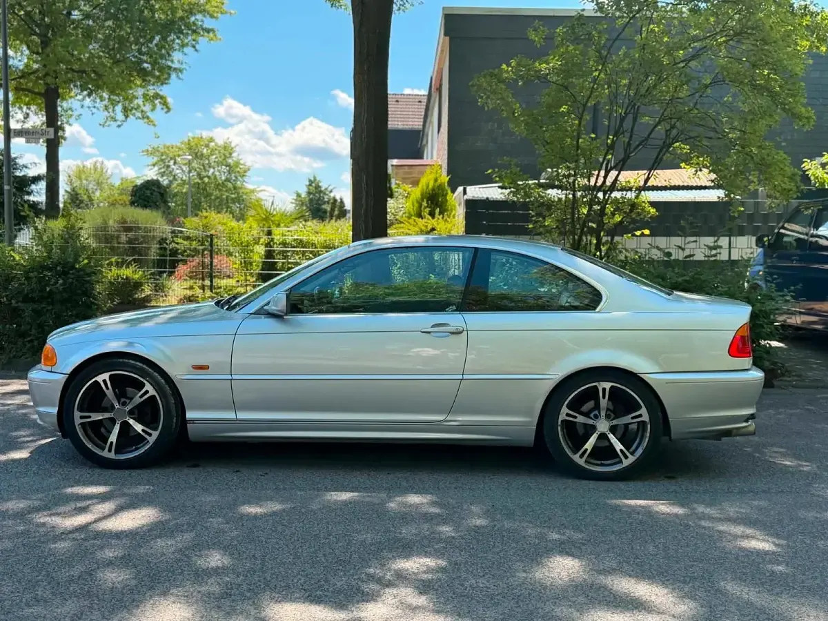 Gebraucht BMW 320 150 PS (110 kW) 1999 Silber Coupé