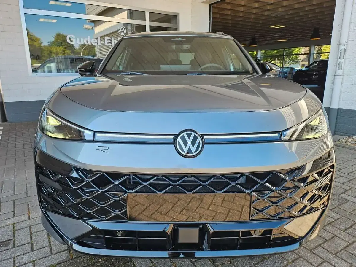 Neu VW T-Roc R-line 150 PS (110 kW) 2026 Grau SUV