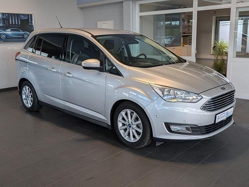 Silber Gebraucht 2016 Ford Grand C-Max Titanium Van / Kleinbus | 11.950 € (Fairer Preis) - Bild 1/4