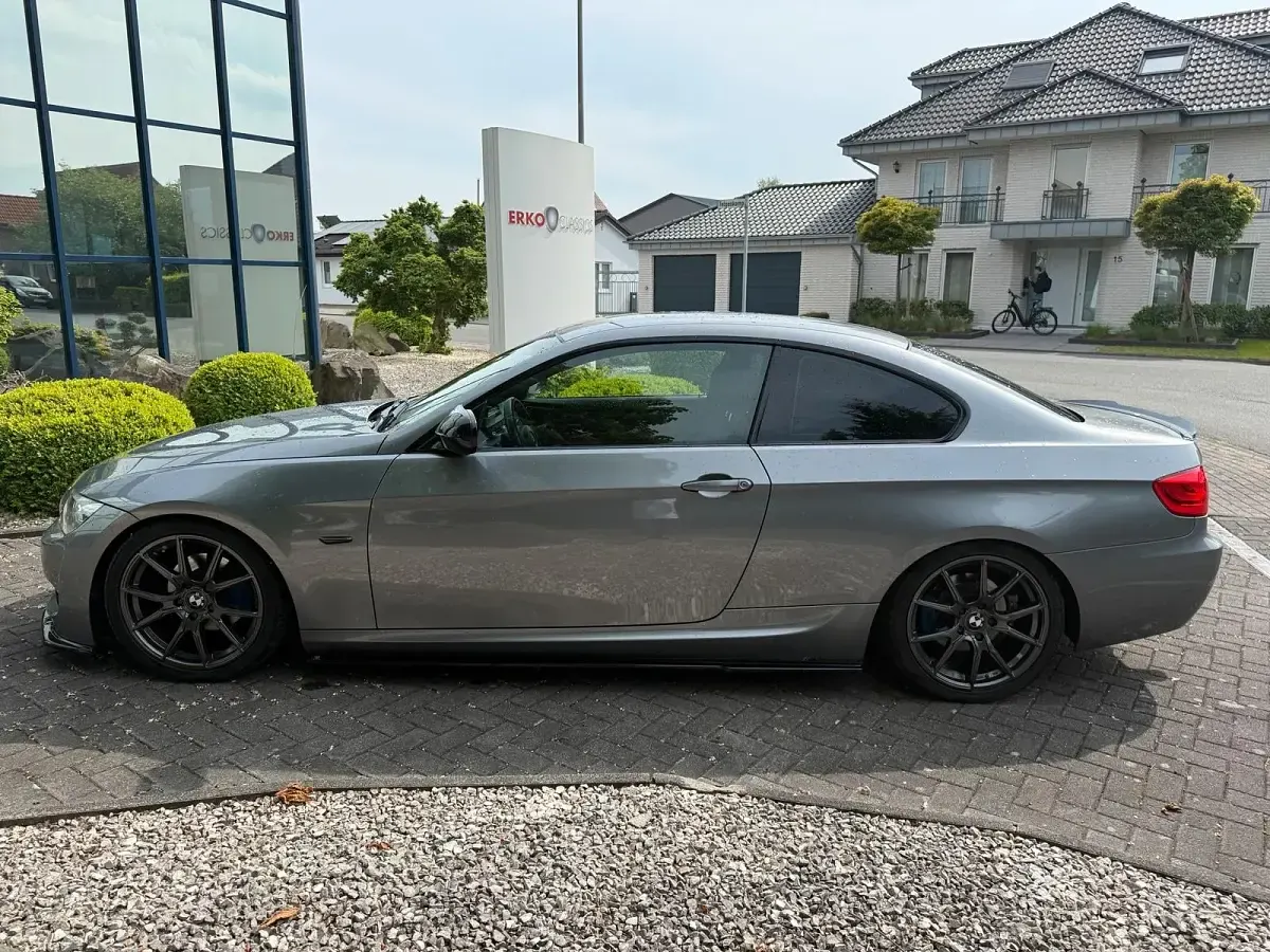 Gebraucht BMW 320 M Sport 204 PS (150 kW) 2011 Grau Coupé