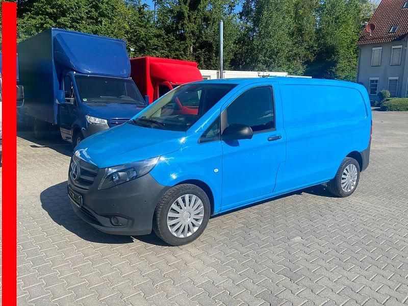 Blau Gebraucht 2017 Mercedes Vito Van / Kleinbus | 12.971 € (Superpreis) - Bild 1/4