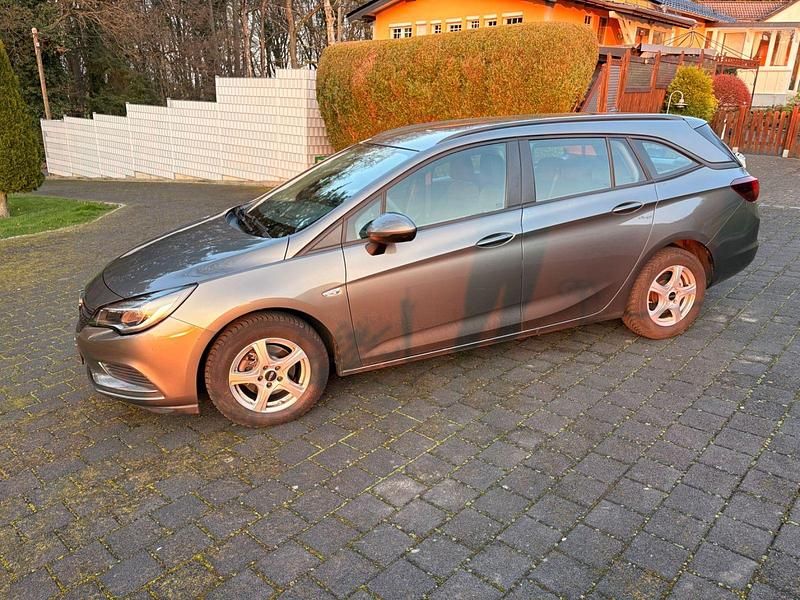 Gebraucht Opel Astra Business 101 PS (74 kW) 2017 Grau Kombi