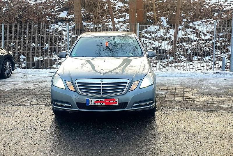 Gebraucht Mercedes E300 Elegance 231 PS (169 kW) 2012 Grau Limousine