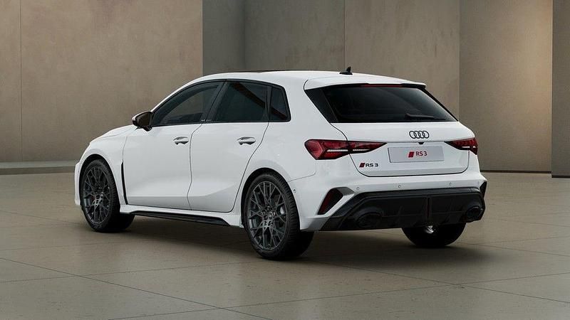 Gebraucht Audi RS3 Sport 400 PS (294 kW) 2025 Weiß Limousine