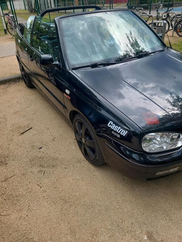 Schwarz Gebraucht 2001 VW Golf Cabriolet Cabrio | 2.222 € - Bild 1/4