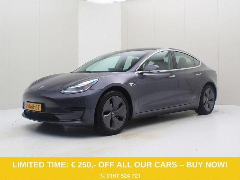 Grau Gebraucht 2020 Tesla Model 3 Standard Range Limousine | 17.400 € (Guter Preis) - Bild 1/4