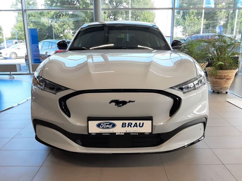 Gebraucht Ford Mustang Mach-E 197 kW (269 PS) 2022 Weiß metallic SUV