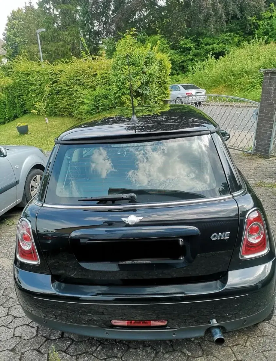 Gebraucht Mini ONE 75 PS (55 kW) 2011 Schwarz Kleinwagen