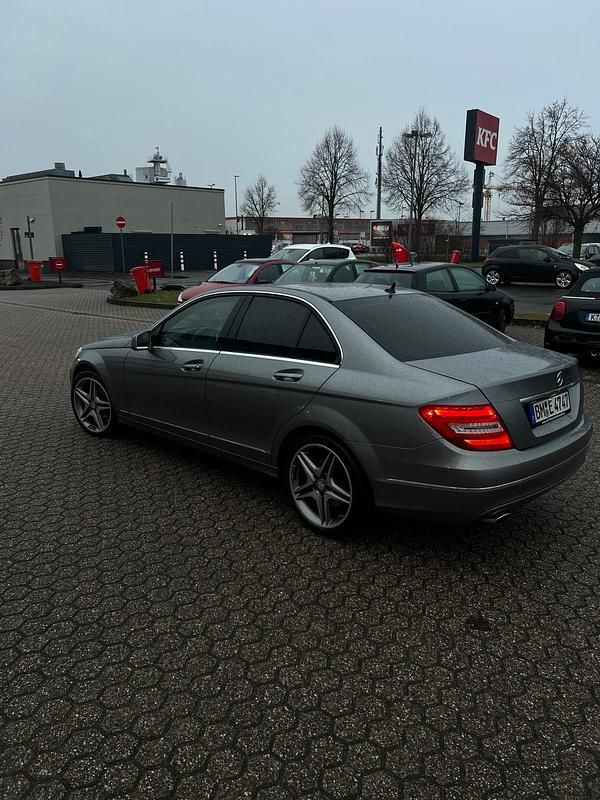 Gebraucht Mercedes C220 170 PS (125 kW) 2013 Grau Limousine