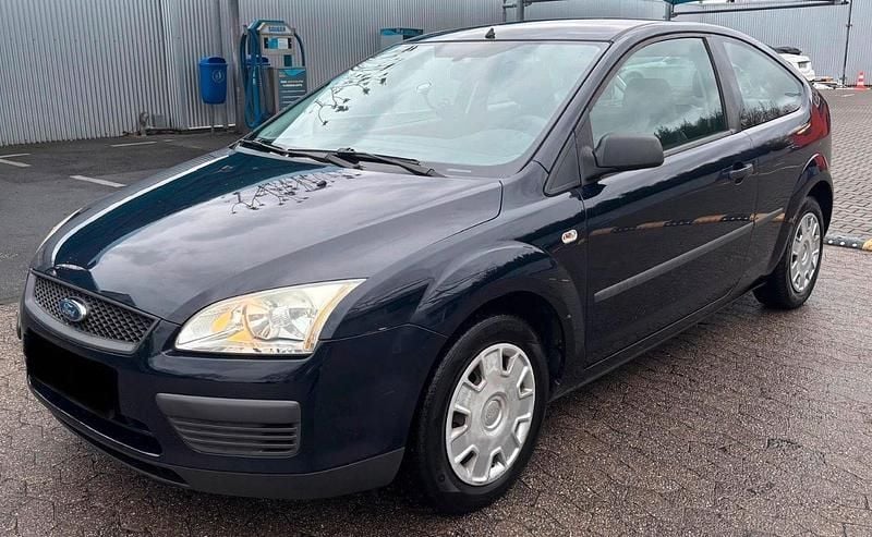 Second-hand Ford Focus 80 CP (58 kW) 2006 Albastru Hatchback