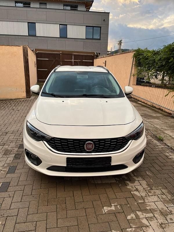 Weiß Gebraucht 2018 Fiat Tipo Kombi | 8.500 € (Guter Preis) - Bild 1/4