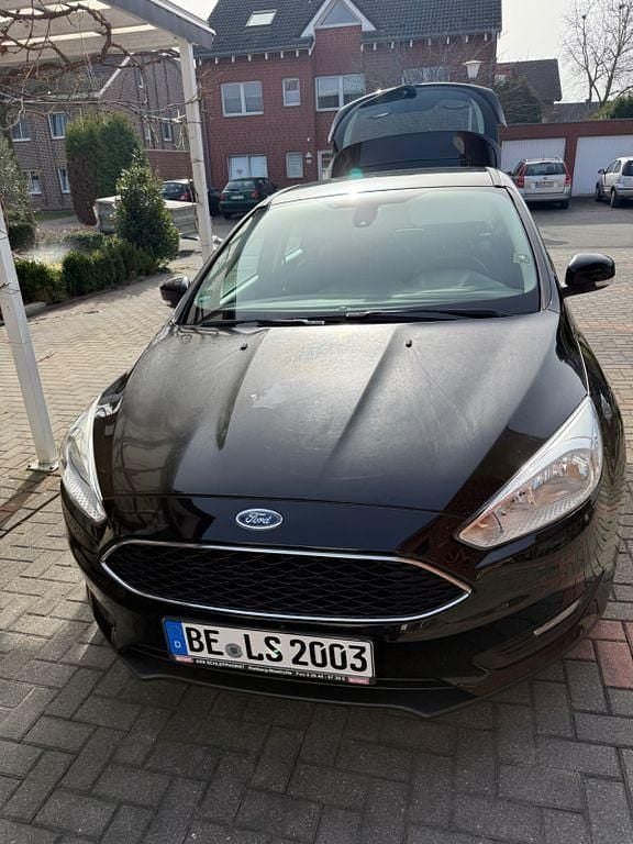 Gebraucht Ford Focus Business Edition 125 PS (91 kW) 2017 Schwarz Limousine