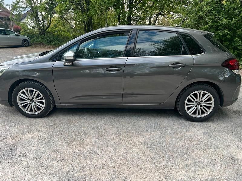 Gebraucht Citroën C4 99 PS (72 kW) 2016 Grau Kleinwagen