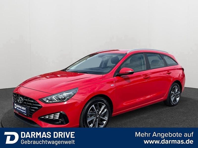 Rot Gebraucht 2023 Hyundai i30 Trend Limousine | 20.990 € (Fairer Preis) - Bild 1/4