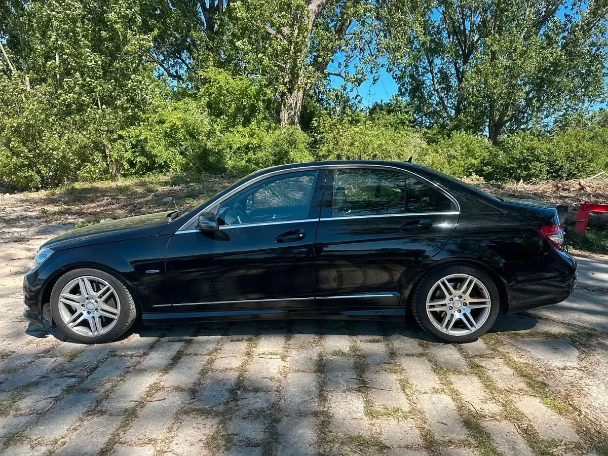 Gebraucht Mercedes C350 231 PS (169 kW) 2010 Schwarz Limousine