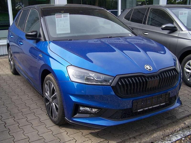 Raceblau metallic Gebraucht 2024 Skoda Fabia Monte Carlo Kleinwagen | 22.480 € (Etwas zu teuer) - Bild 1/2