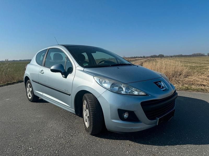 Gebraucht Peugeot 207 95 PS (69 kW) 2010 Silber Kleinwagen