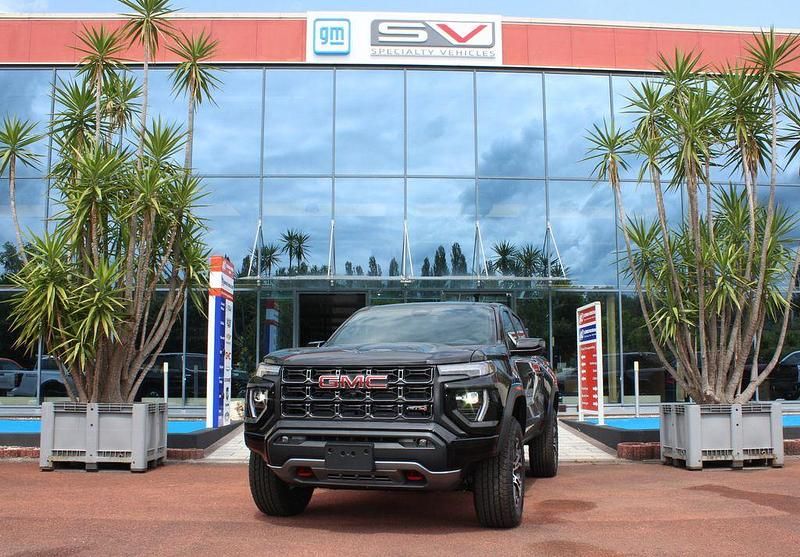 Neu GMC Canyon 314 PS (230 kW) 2025 Schwarz Abholung