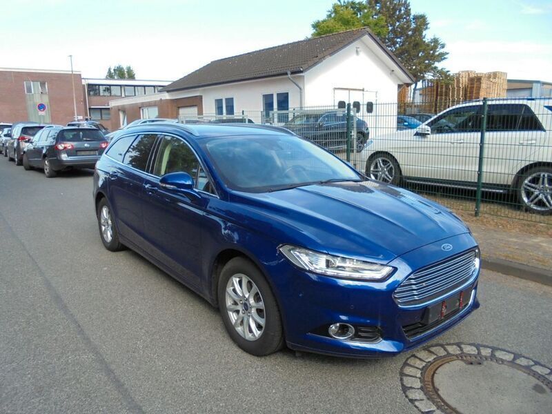 Gebraucht Ford Mondeo Titanium 241 PS (177 kW) 2016 Blau Limousine