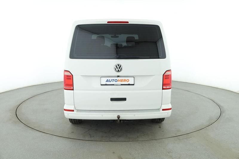 Second-hand VW Multivan Trendline 150 CP (110 kW) 2017 Alb Monovolum