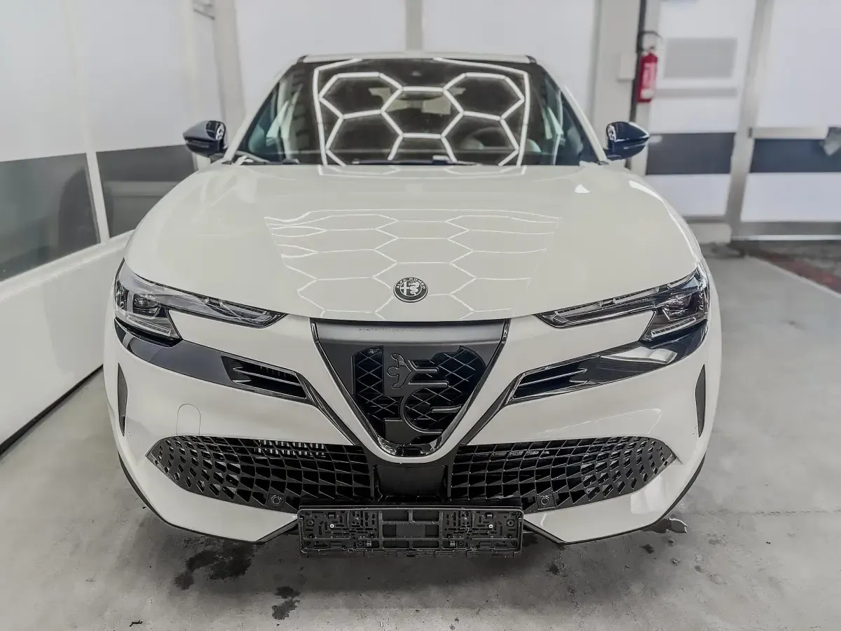 Neu Alfa Romeo Junior Edizione Speciale 148 PS (108 kW) 2026 Weiss 268 SUV