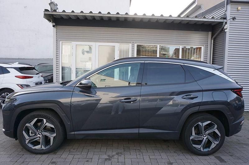 Dark knight / mic Gebraucht 2022 Hyundai Tucson Prime SUV | 28.470 € (Fairer Preis) - Bild 1/3