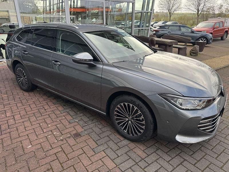 Neu VW Passat Elegance 150 PS (110 kW) 2026 Grau Kombi