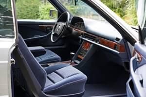 Gebraucht Mercedes 500 231 PS (169 kW) 1984 Blau Coupé