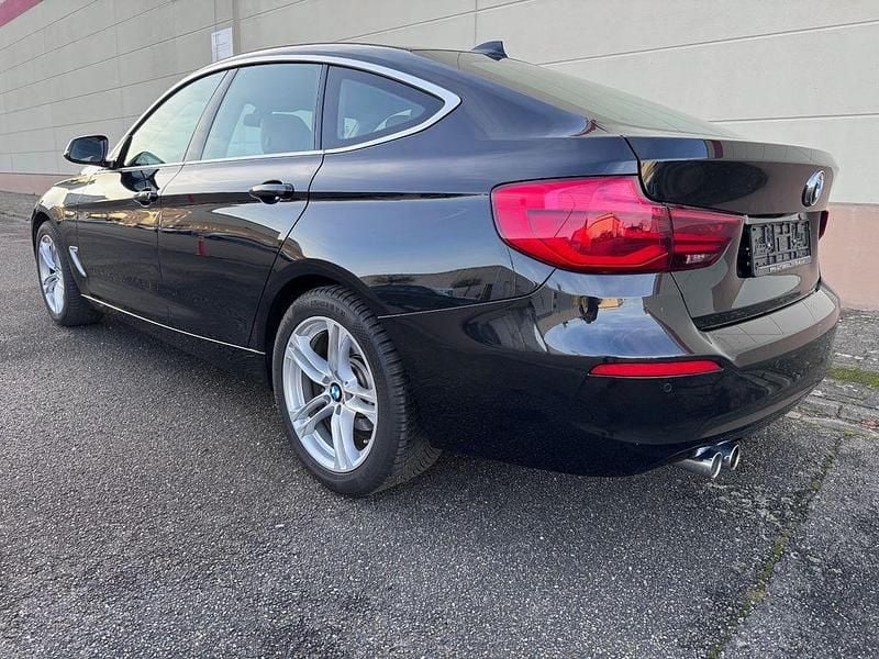 Gebraucht BMW 330 Gran Turismo Advantage 252 PS (185 kW) 2020 Schwarz Limousine