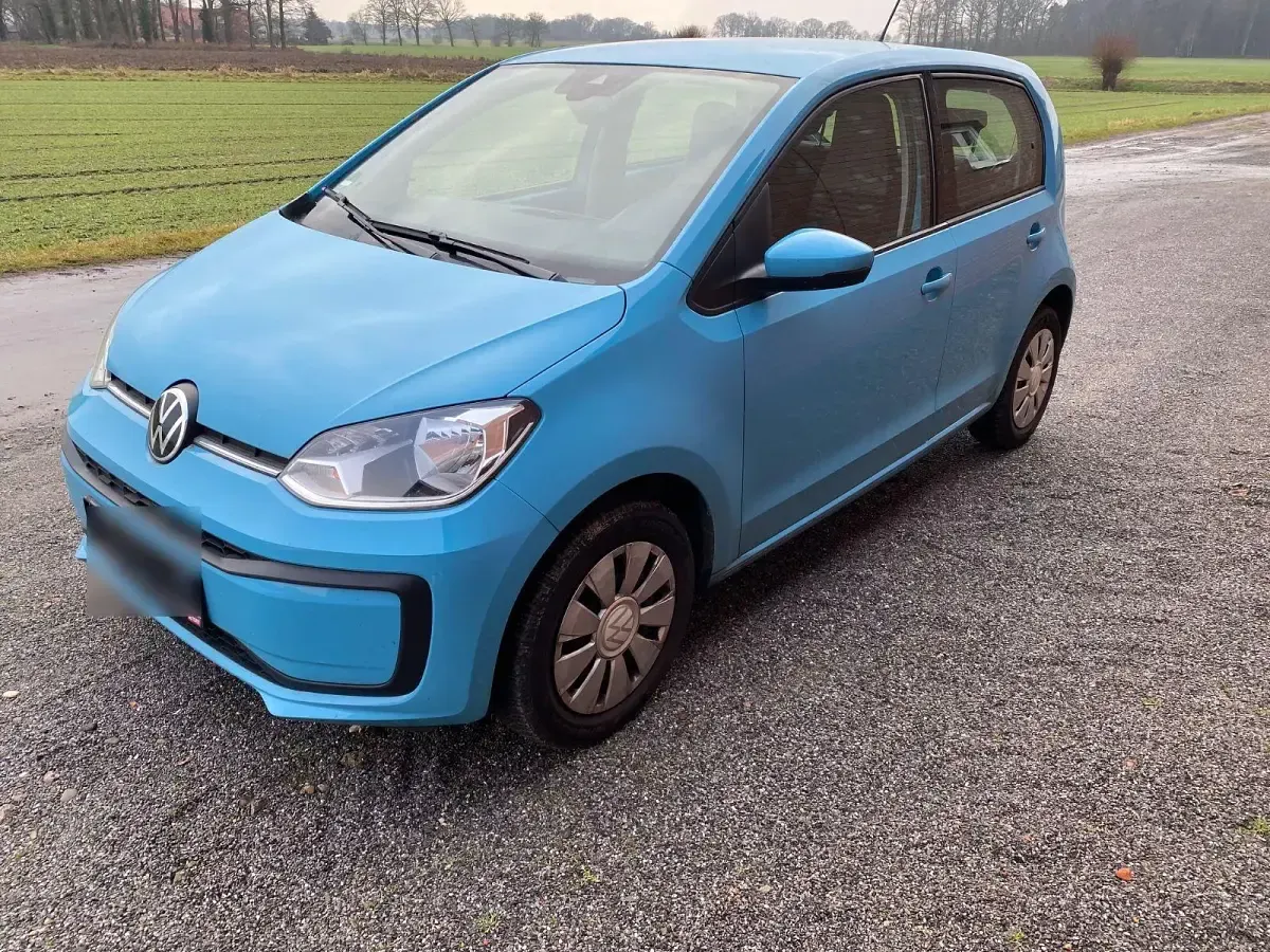 Second-hand VW up! Active 65 CP (47 kW) 2021 Albastru Hatchback